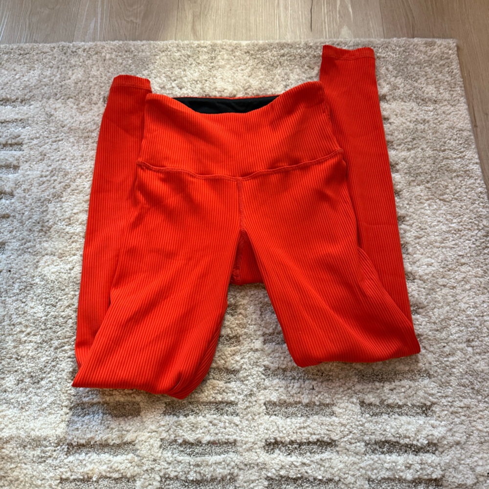 Strut This Ribbed Leggings | Medium